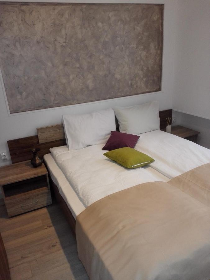 A. Einstein 9A Apartament Κλουζ-Ναπόκα Δωμάτιο φωτογραφία